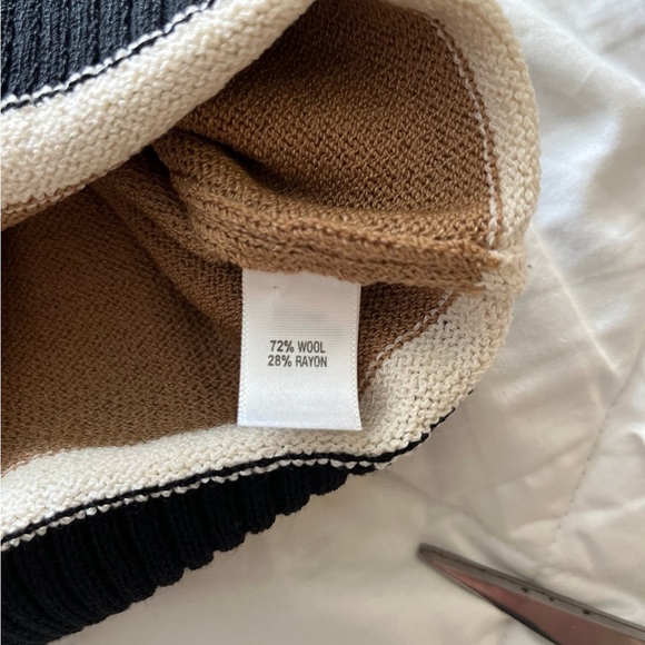 St. John Sport wool mix beige Cardigan M - Picture 5 of 5